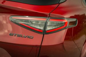 Alfa Romeo Stelvio Quadrifoglio 2020 года  (UK)